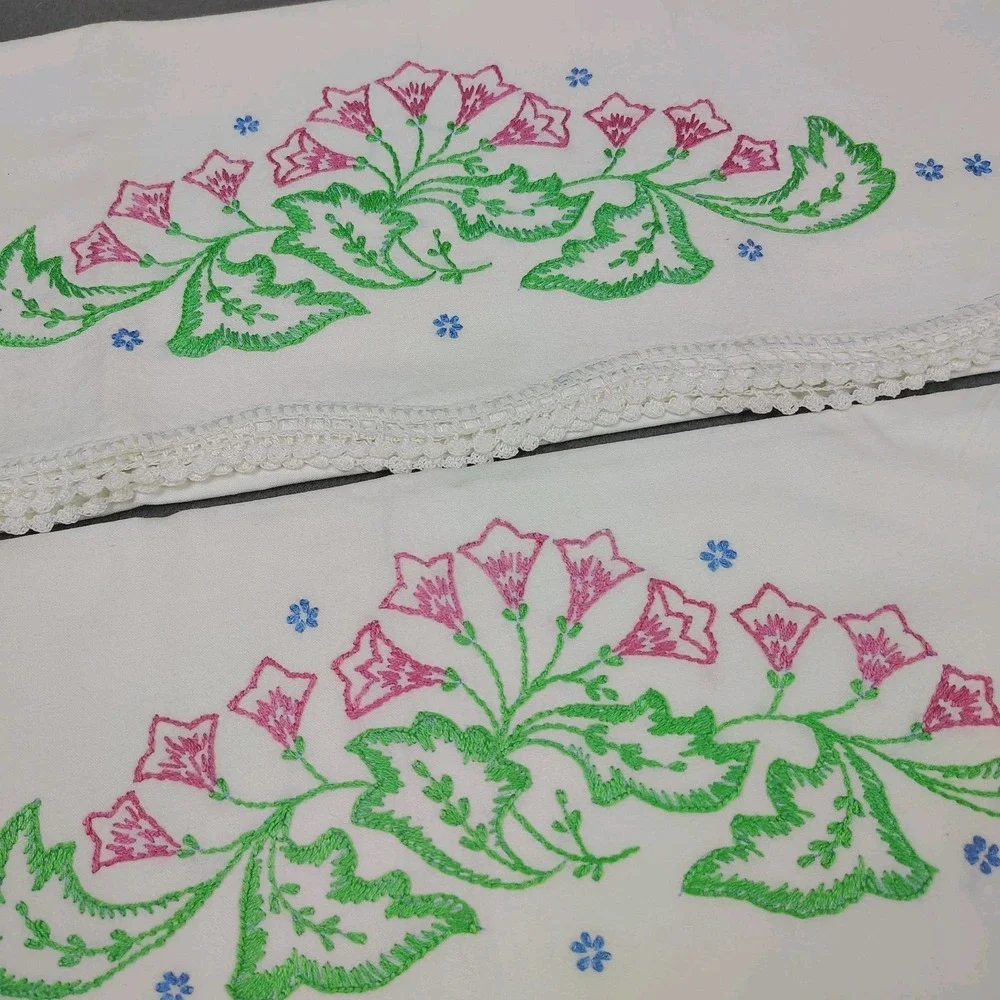 Vintage MCM Floral Embroidered Pillowcase Set (2) Standard Handmade Lace Trim EC